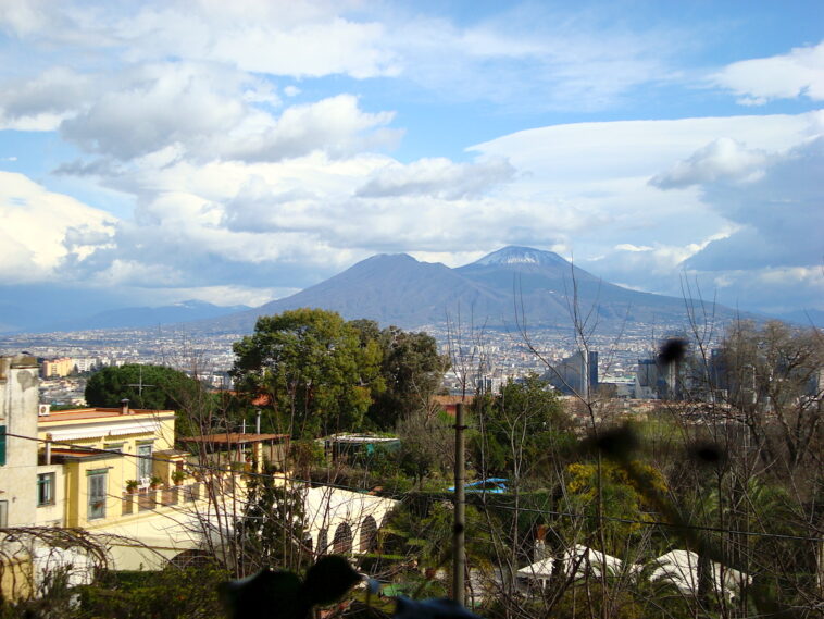 zicht op de Vesuvius vanaf Napels