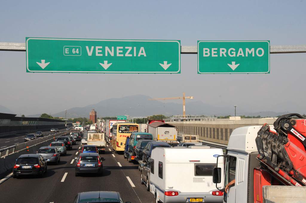 met de auto naar Italië