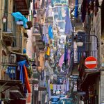 Wie vlucht en wie blijft - Napels