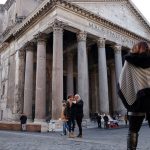 De open koepel van het Pantheon in Rome kon je tot nu toe gratis bewonderen. Maar daar komt waarschijnlijk verandering in.