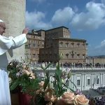 Paus Franciscus luidt het paasfeest in