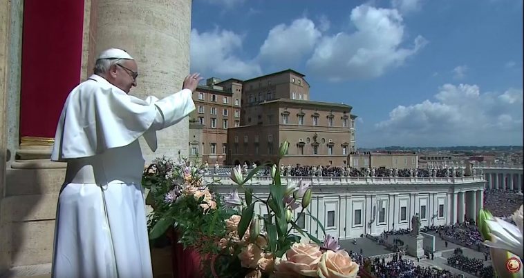 Paus Franciscus luidt het paasfeest in