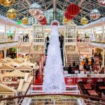 Een warenhuis in kerststemming
