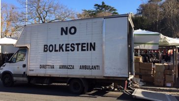 No Bolkestein! zie je in Italië overal op de markt