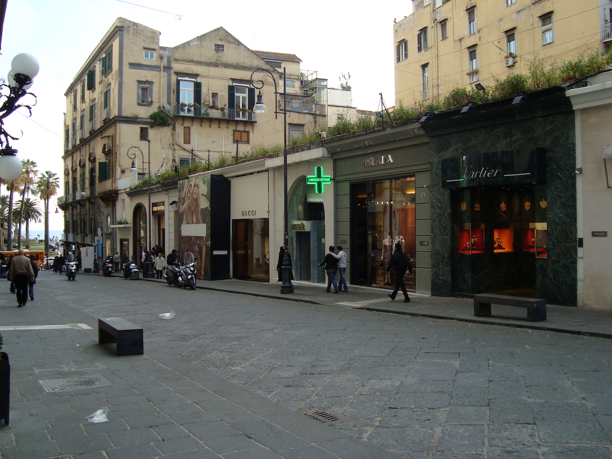 Italiaanse modewinkels in Napels