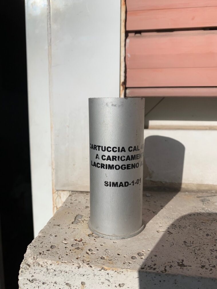 traangasgranaat gebruikt tijdens de G8 van 2001 in Genua