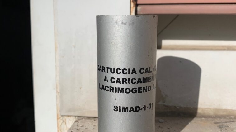 traangasgranaat gebruikt tijdens de G8 van 2001 in Genua