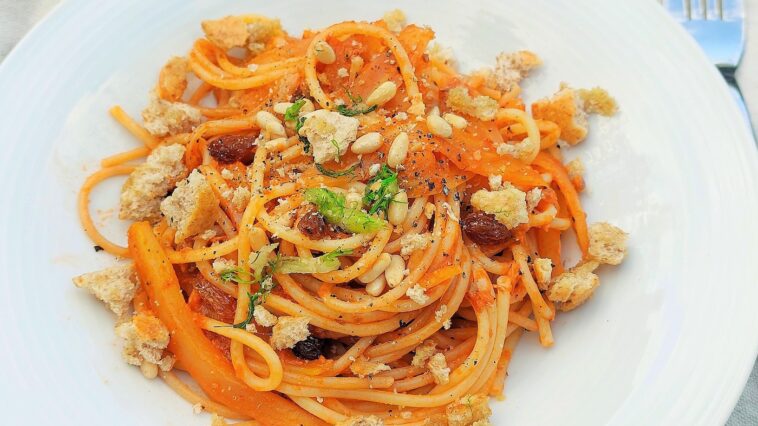 Spaghetti mit Fenchel und Sardinen