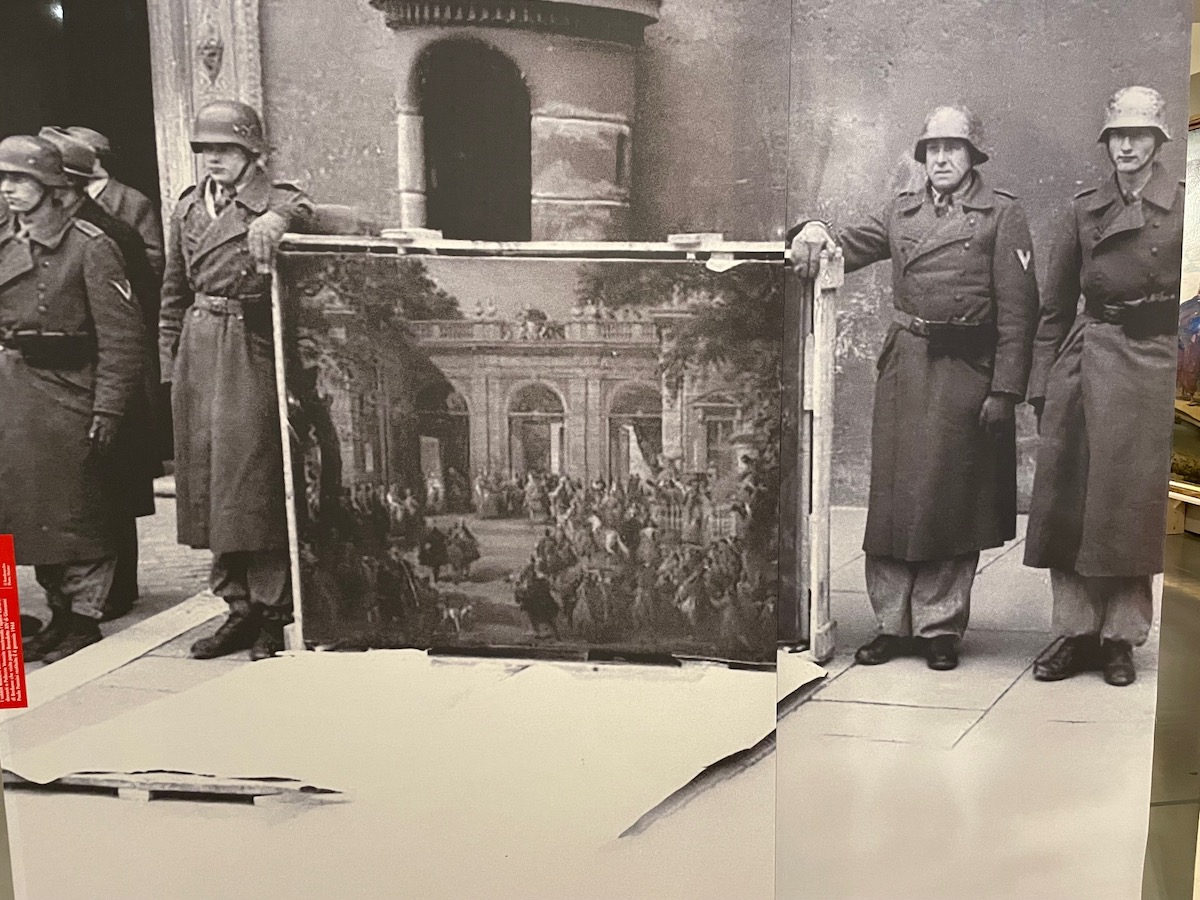 1944: Duitse soldaten met 'Karel van Bourbon bezoekt Benedictus XIV'