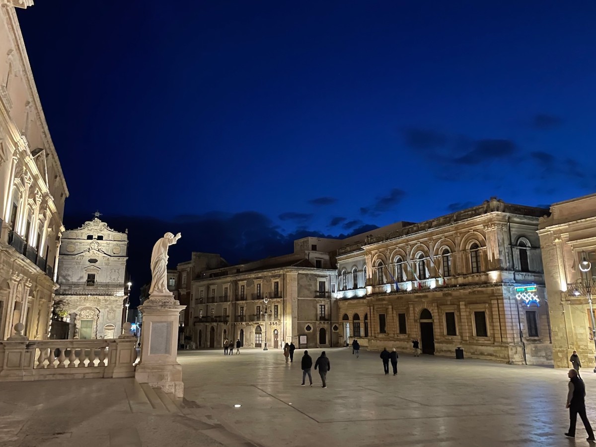 Syracuse tips bezienswaardigheden - Piazza Duomo