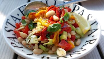 Lekker, gezond én heel makkelijk om te maken, deze cannellini-salade met cannellini-bonen