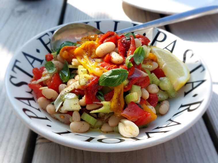 Lekker, gezond én heel makkelijk om te maken, deze cannellini-salade met cannellini-bonen