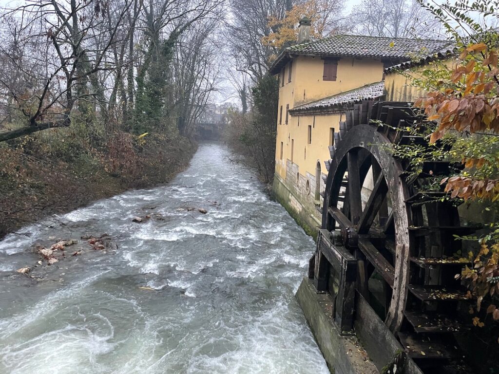 Watermolen in de rivier Livenza