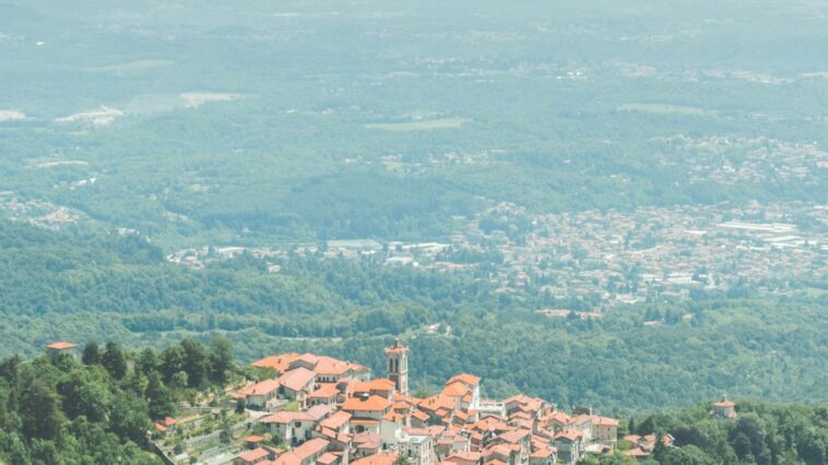 Zicht op Varese vanaf de Heilige Berg