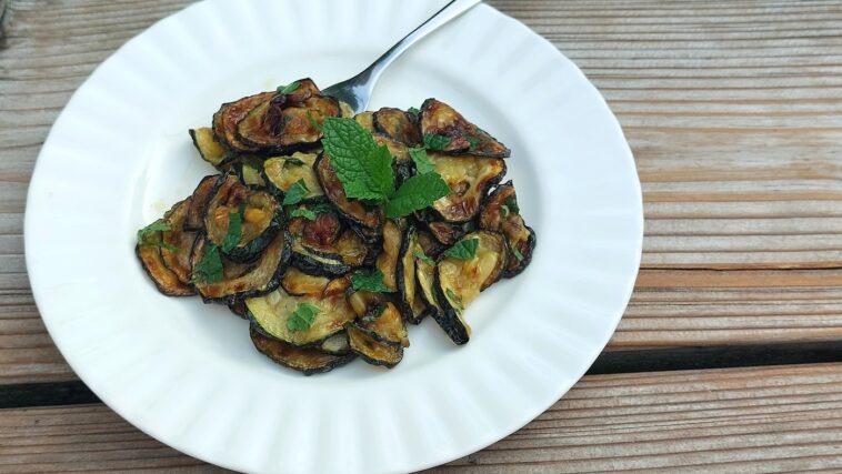 Een lekker bijgerecht uit de mediterrane keuken: zucchine alla poverella