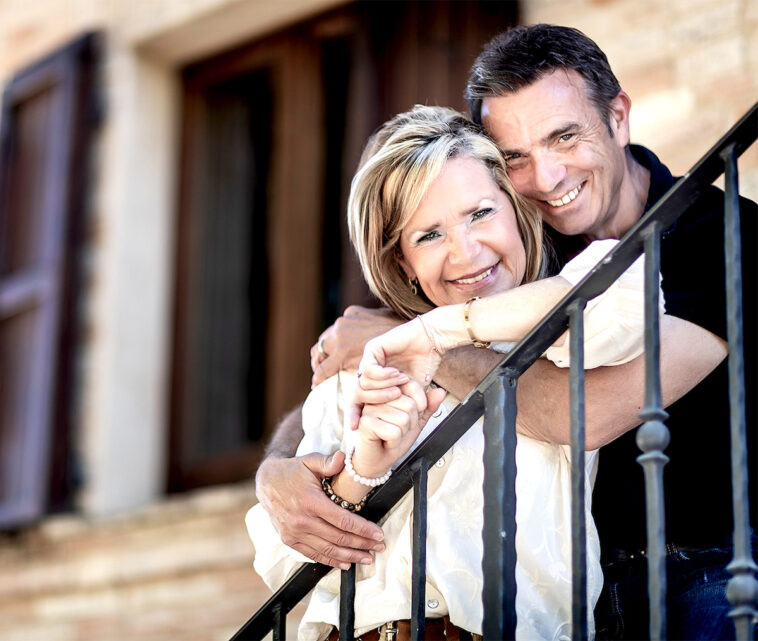 Gonnie en Jurgen voor La Vecchia Scuola op de trap