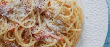 Pasta alla carbonara op het bord