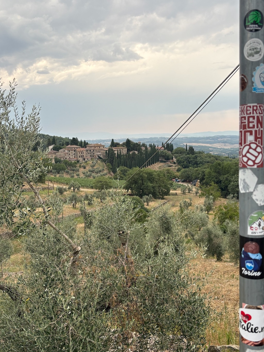 Een van de mooiste autoroutes door Toscane is de Via Chiantigiana